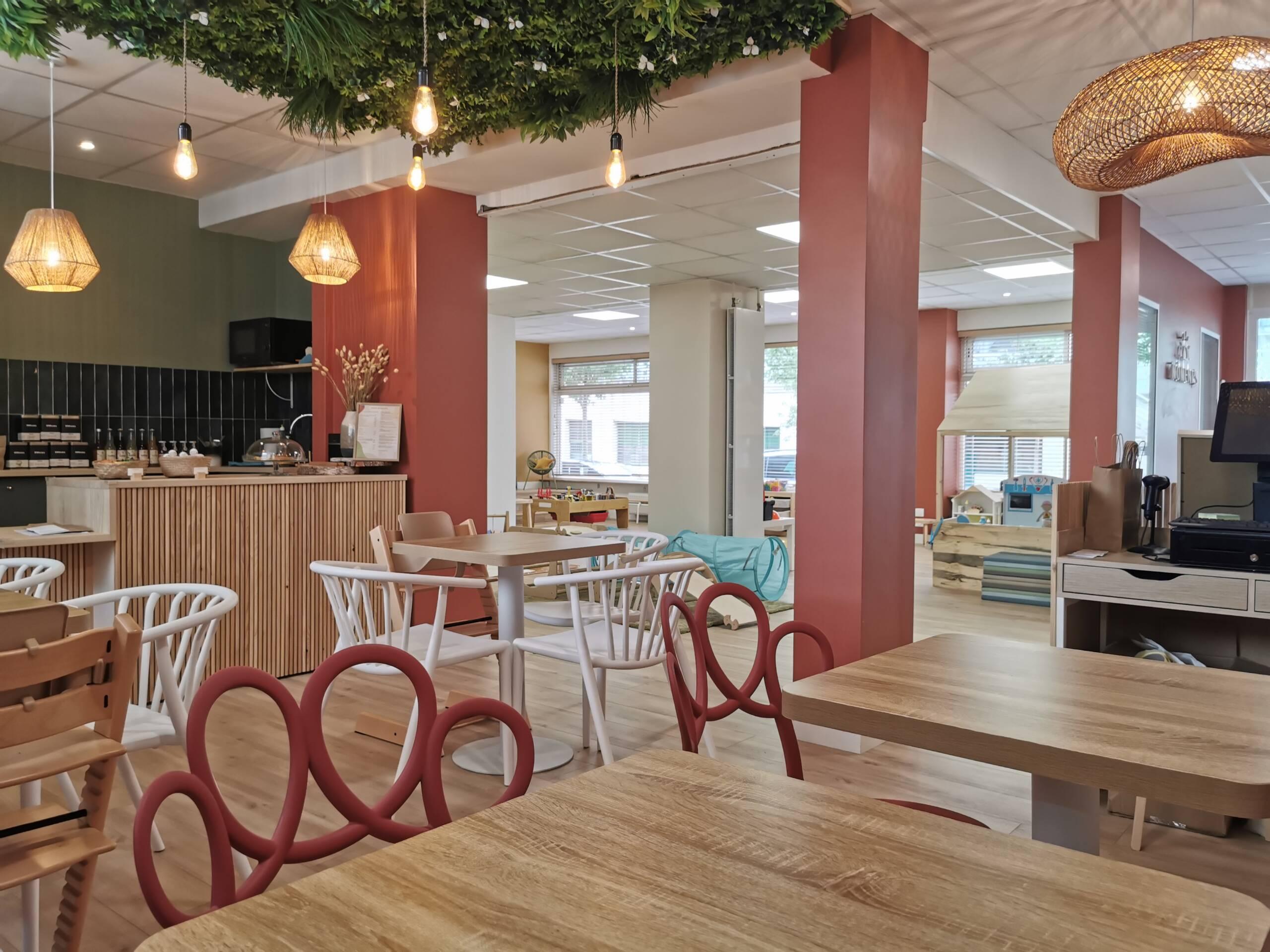 Présentation intérieure du café