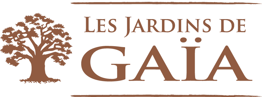 Logo Les Jardins de Gaïa : un arbre stylisé brun accompagné du nom de la marque.