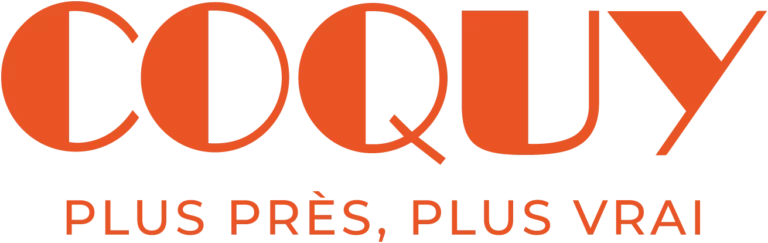 Logo Coquy orange avec le slogan « Plus près, plus vrai »