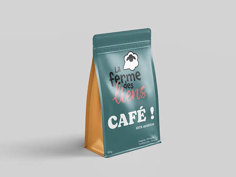 Sachet de café moulu avec le logo de La ferme des liens, ferme thérapeutique à Besançon