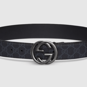 Ceinture Gucci 12 a motif noir et blanc, avec fermoir gris gros logo