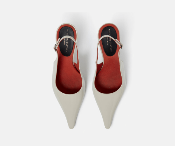 escarpin Stella Mc Cartey de couleur beige avec semelle rouge