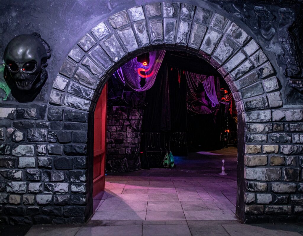 Entrée de l'attraction Voyage Extraterreur.